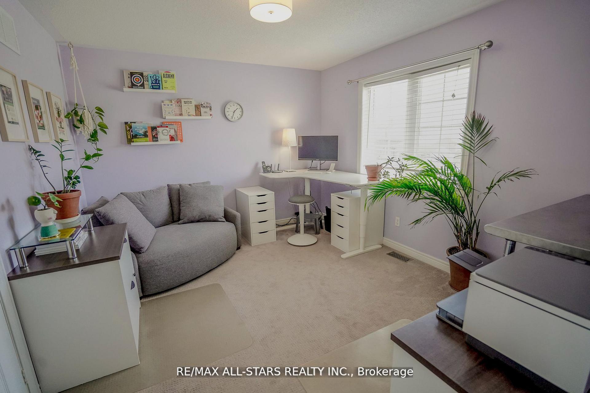 Photo 2 of 3 Furlan Court, Uxbridge — HOMEH