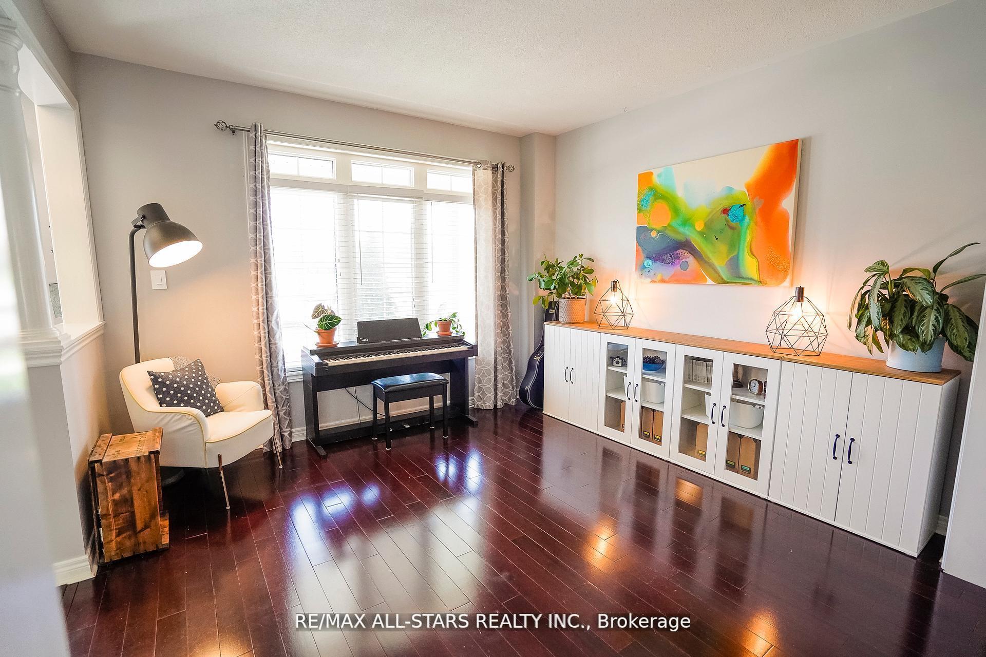 Photo 8 of 3 Furlan Court, Uxbridge — HOMEH