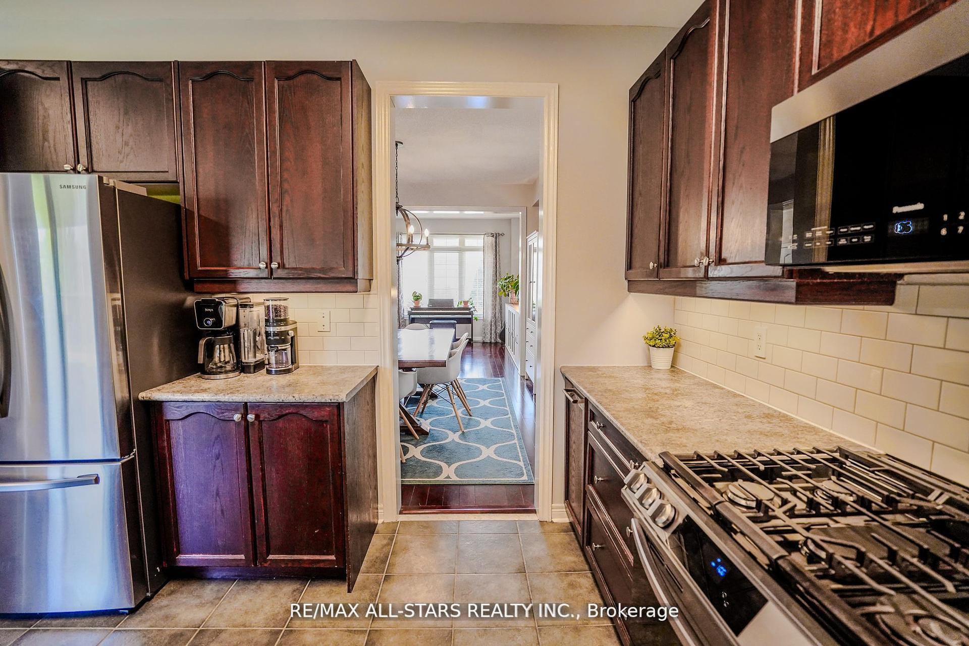 Photo 10 of 3 Furlan Court, Uxbridge — HOMEH