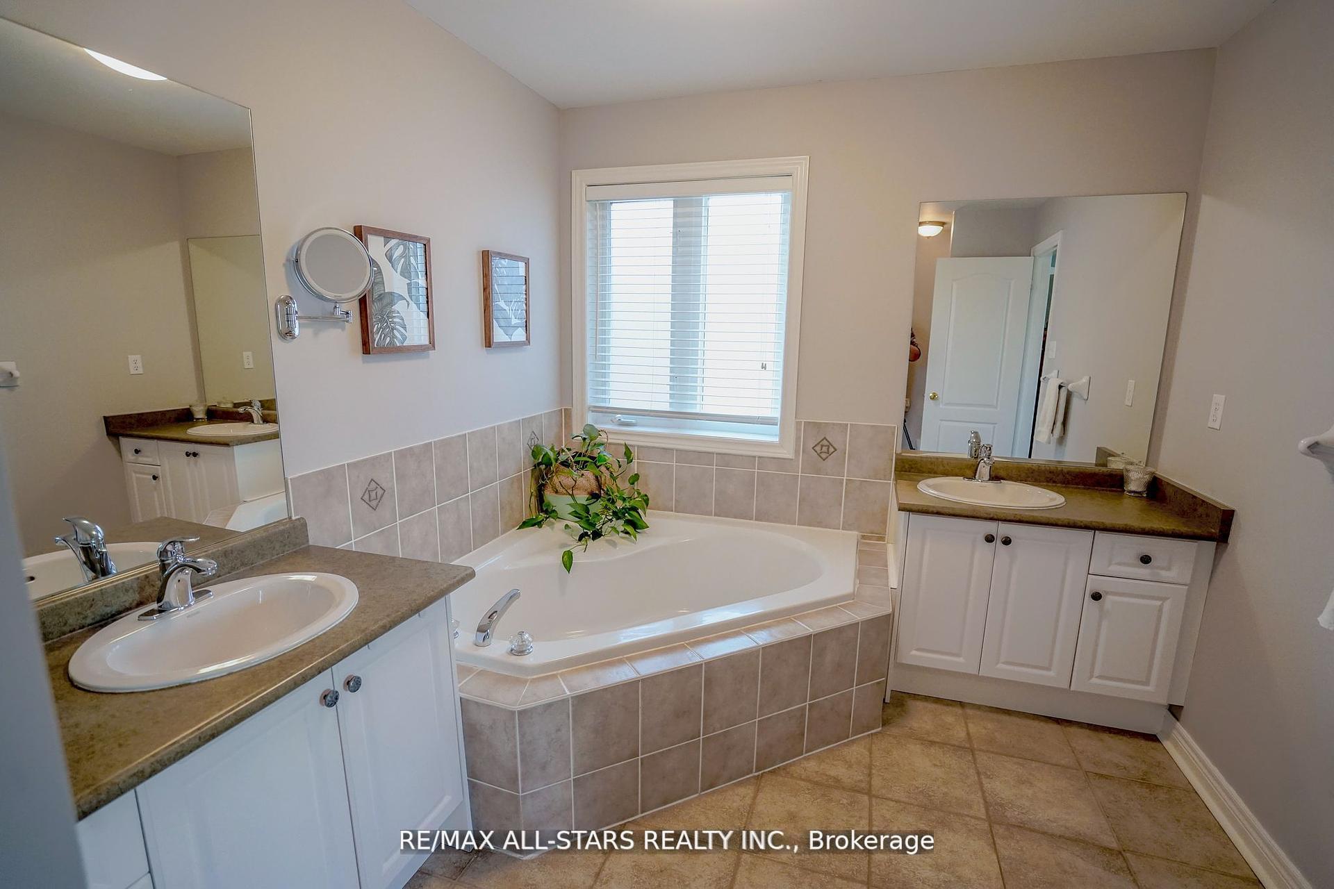 Photo 24 of 3 Furlan Court, Uxbridge — HOMEH