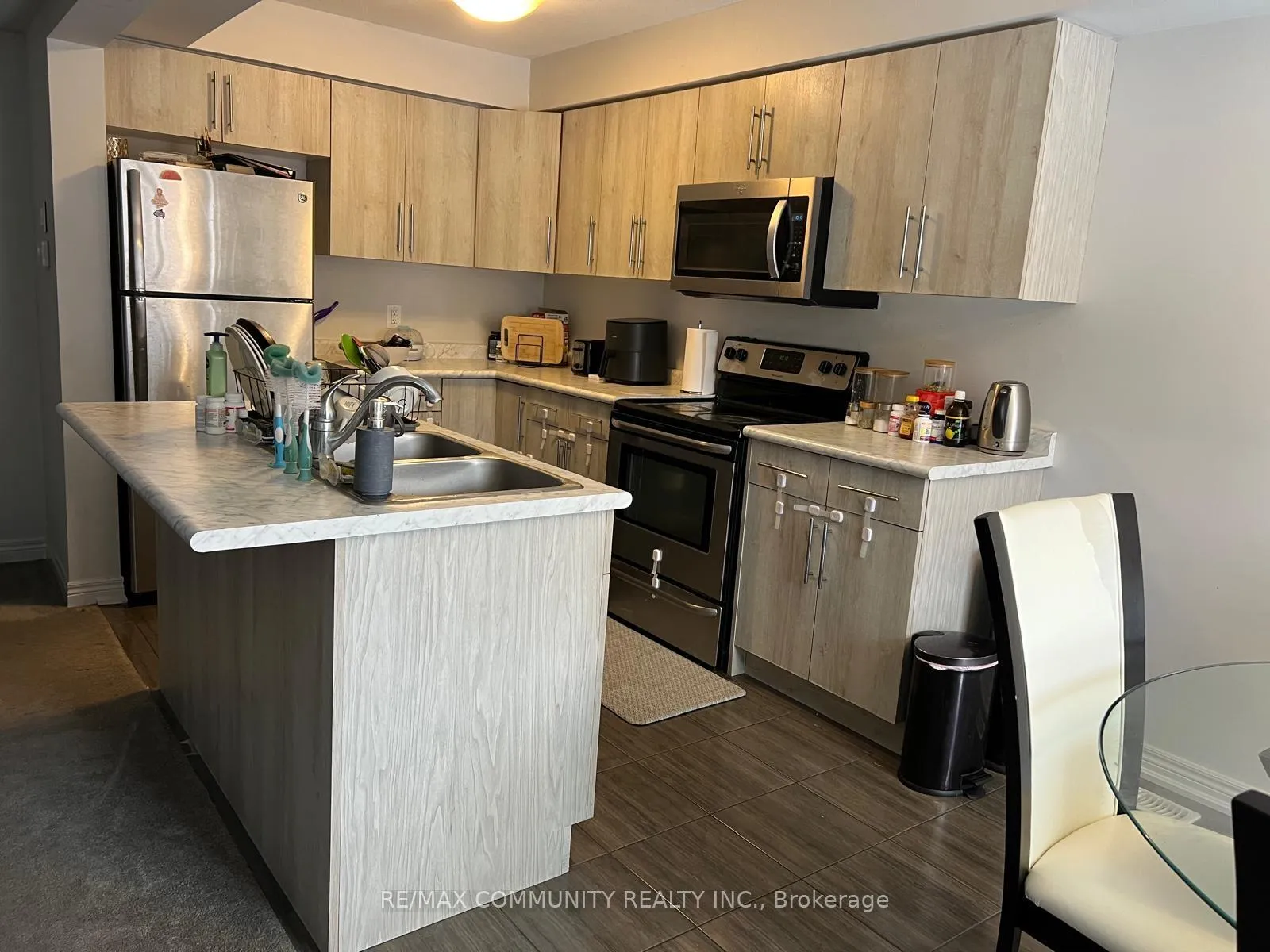 Photo 2 of 604 Julia Drive, Welland, Coyle Creek — HOMEH