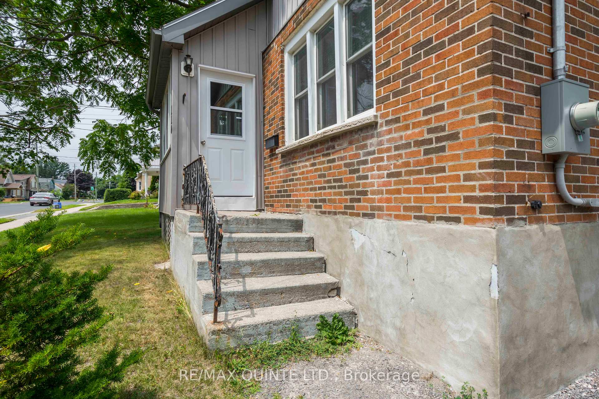 Photo 3 of 110 Moira Street W, Belleville, Belleville Ward — HOMEH