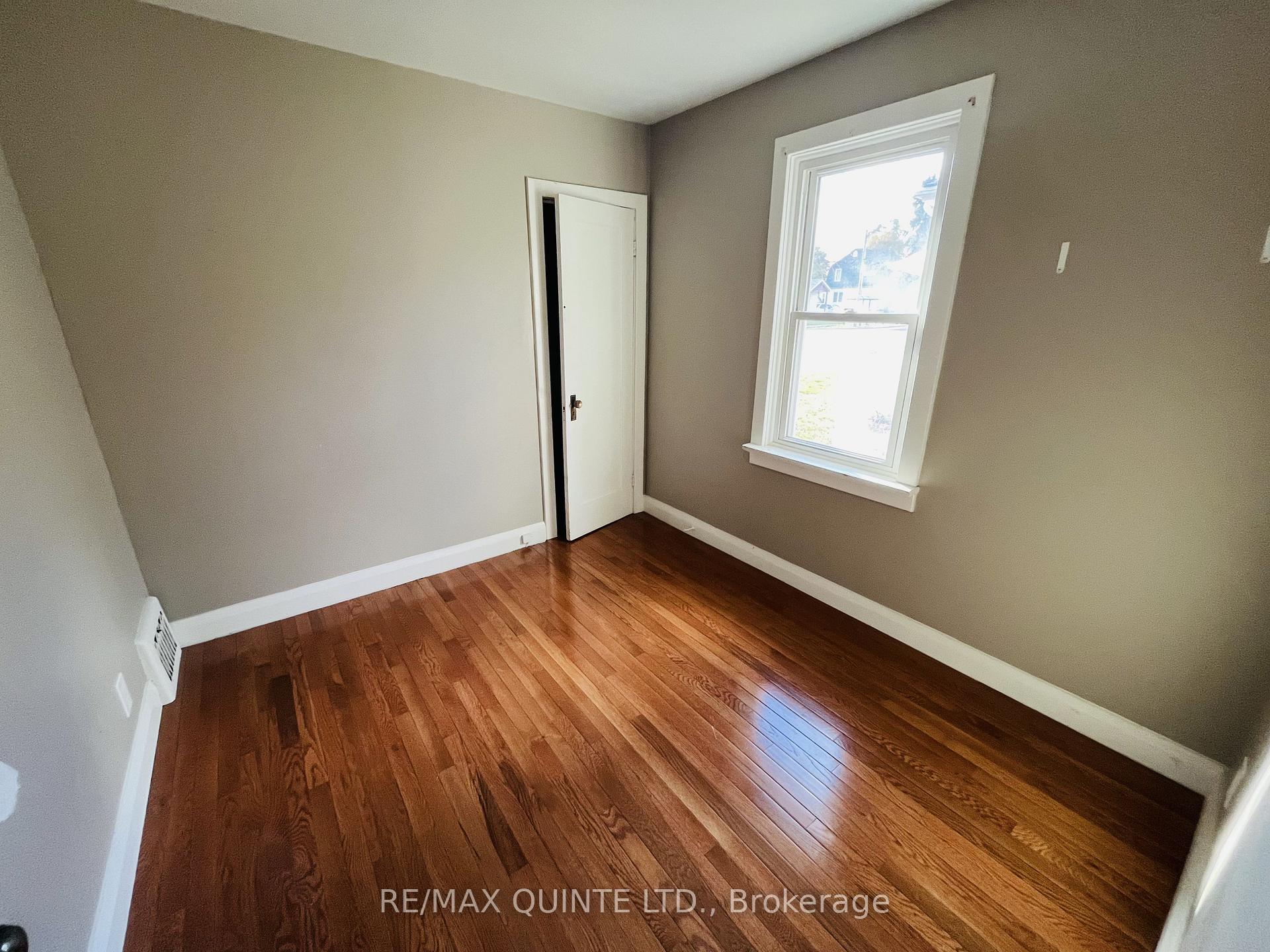 Photo 9 of 110 Moira Street W, Belleville, Belleville Ward — HOMEH