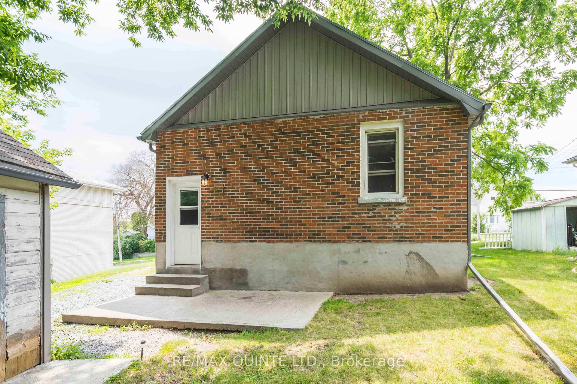 Photo 11 of 110 Moira Street W, Belleville, Belleville Ward — HOMEH