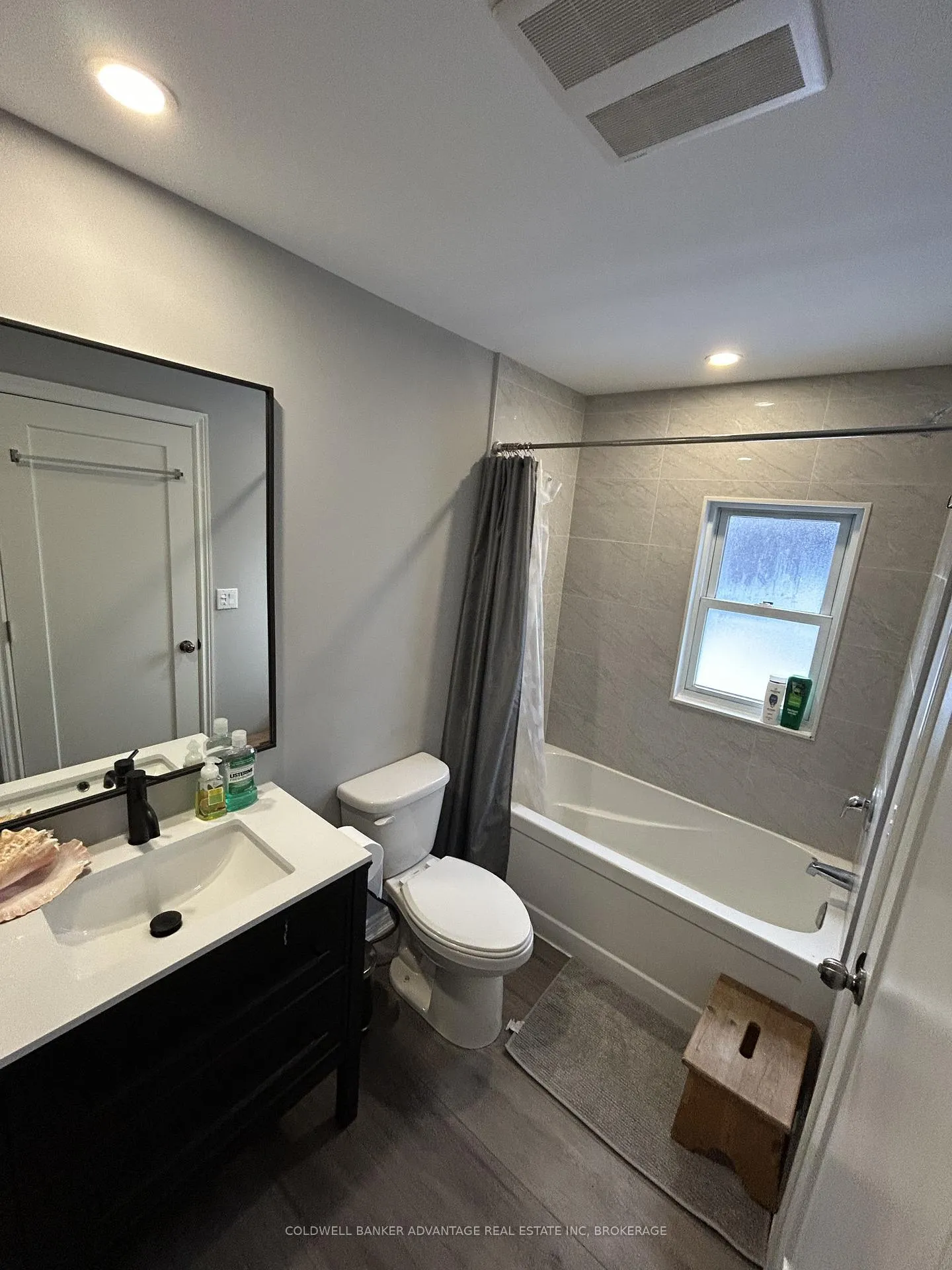 Photo 4 of 500 Deere Street, Welland, Lincoln/Crowland — HOMEH