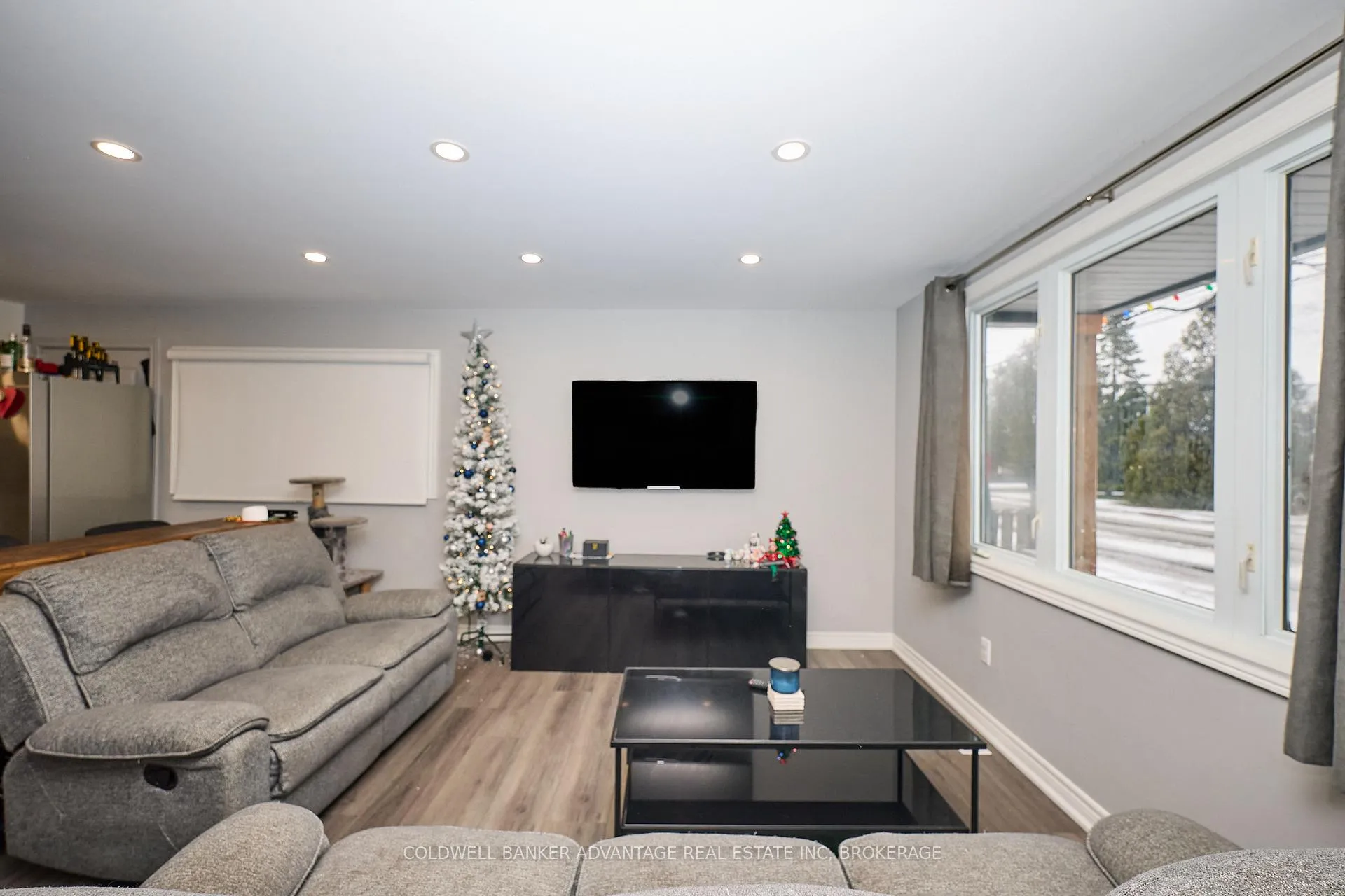 Photo 5 of 500 Deere Street, Welland, Lincoln/Crowland — HOMEH