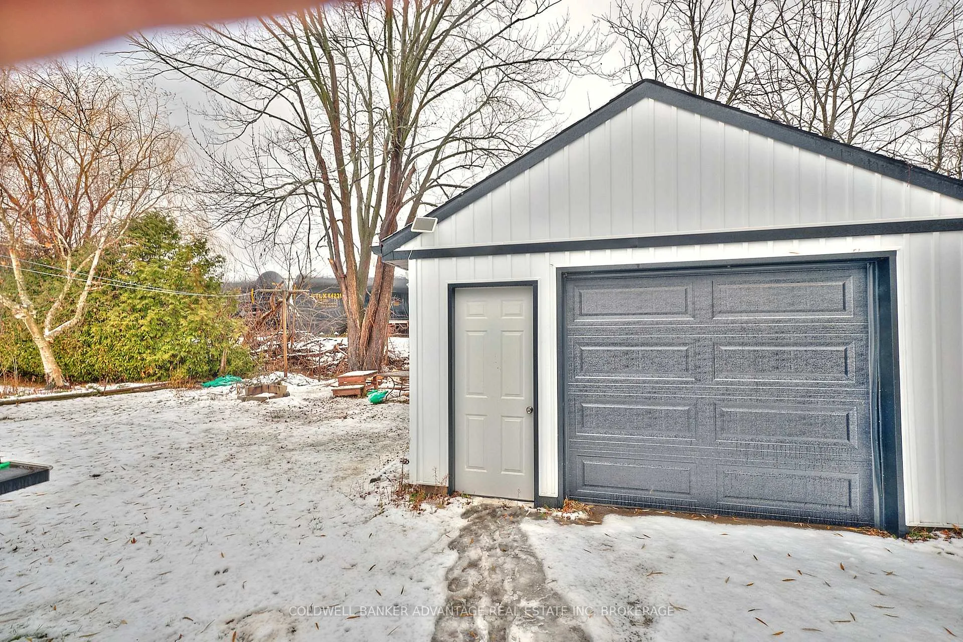 Photo 12 of 500 Deere Street, Welland, Lincoln/Crowland — HOMEH