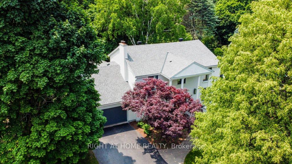 Photo 2 of 17 Post Horn Place, Waterloo — HOMEH