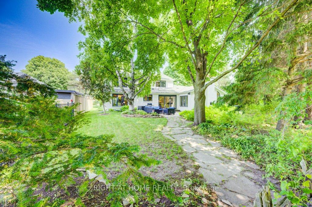 Photo 5 of 17 Post Horn Place, Waterloo — HOMEH