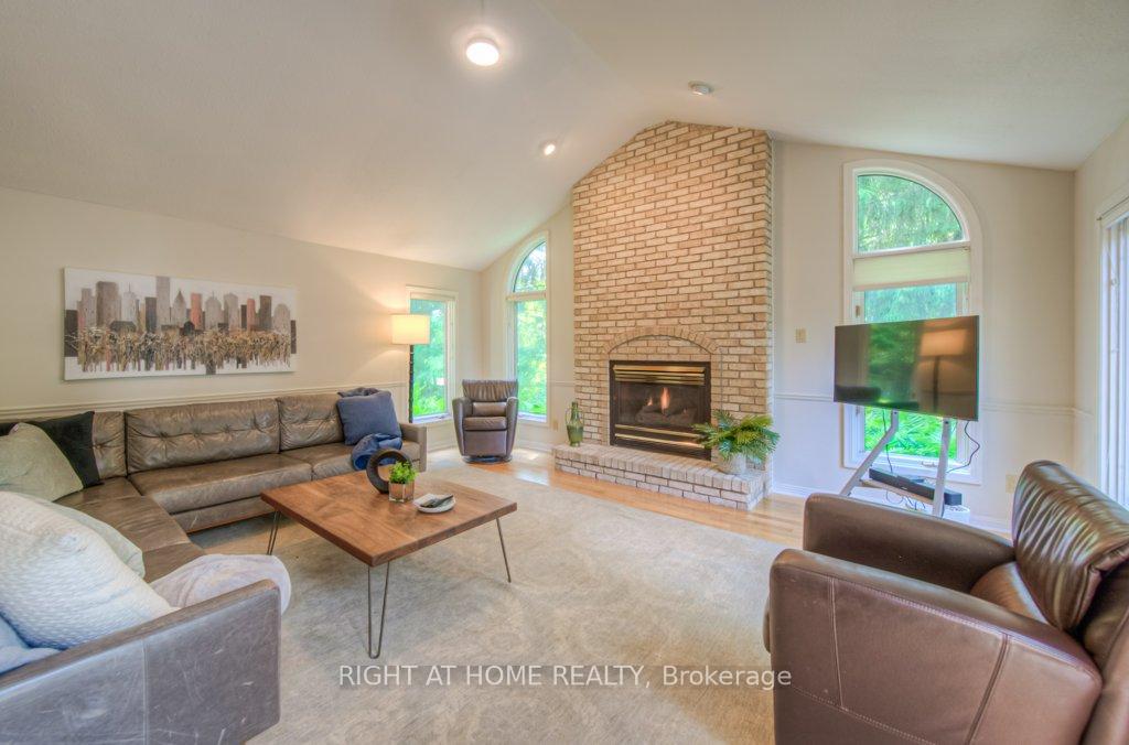 Photo 9 of 17 Post Horn Place, Waterloo — HOMEH