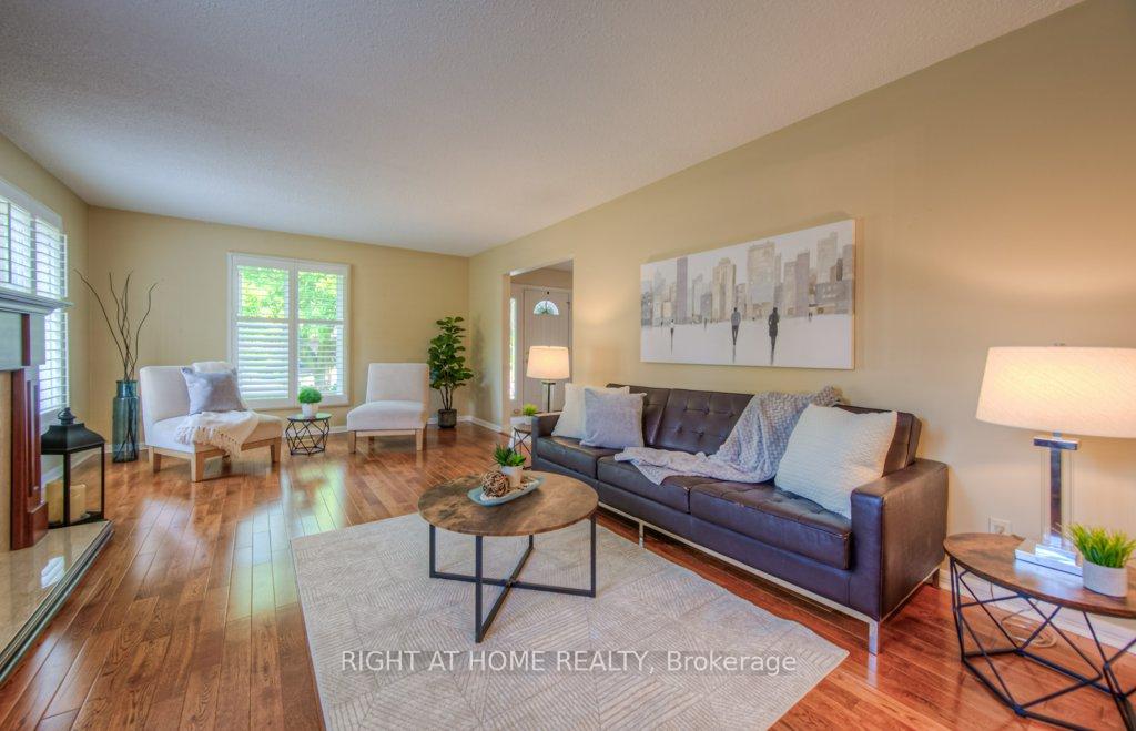 Photo 14 of 17 Post Horn Place, Waterloo — HOMEH
