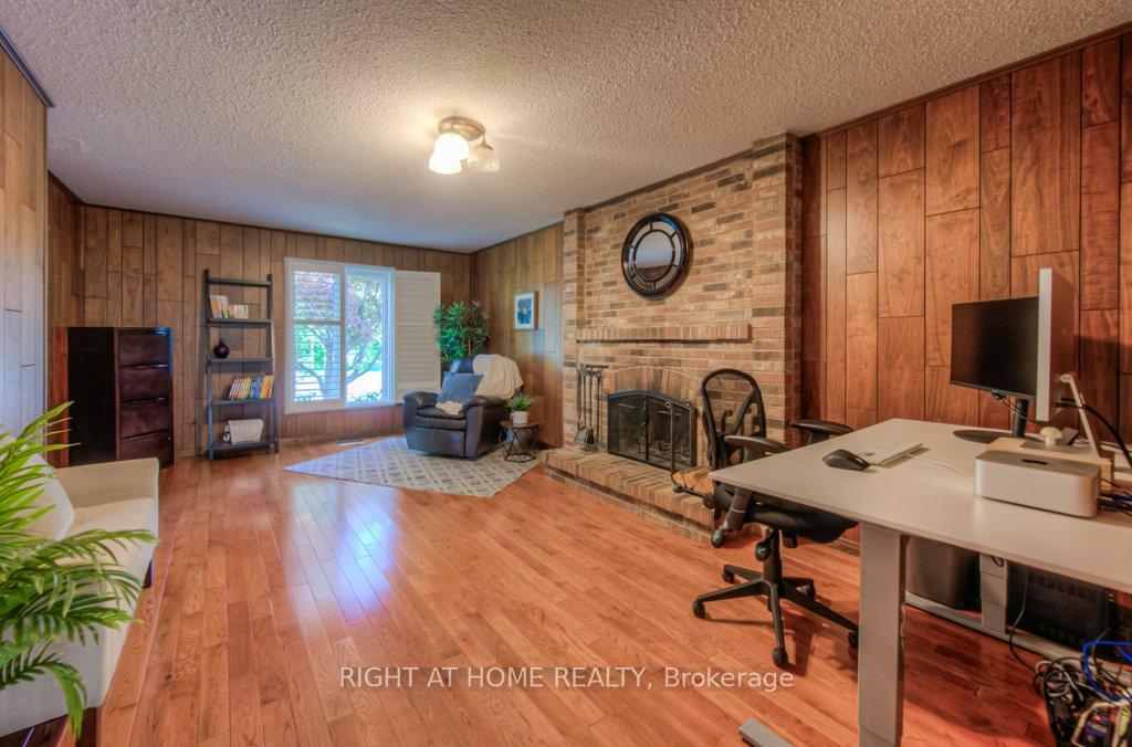 Photo 17 of 17 Post Horn Place, Waterloo — HOMEH