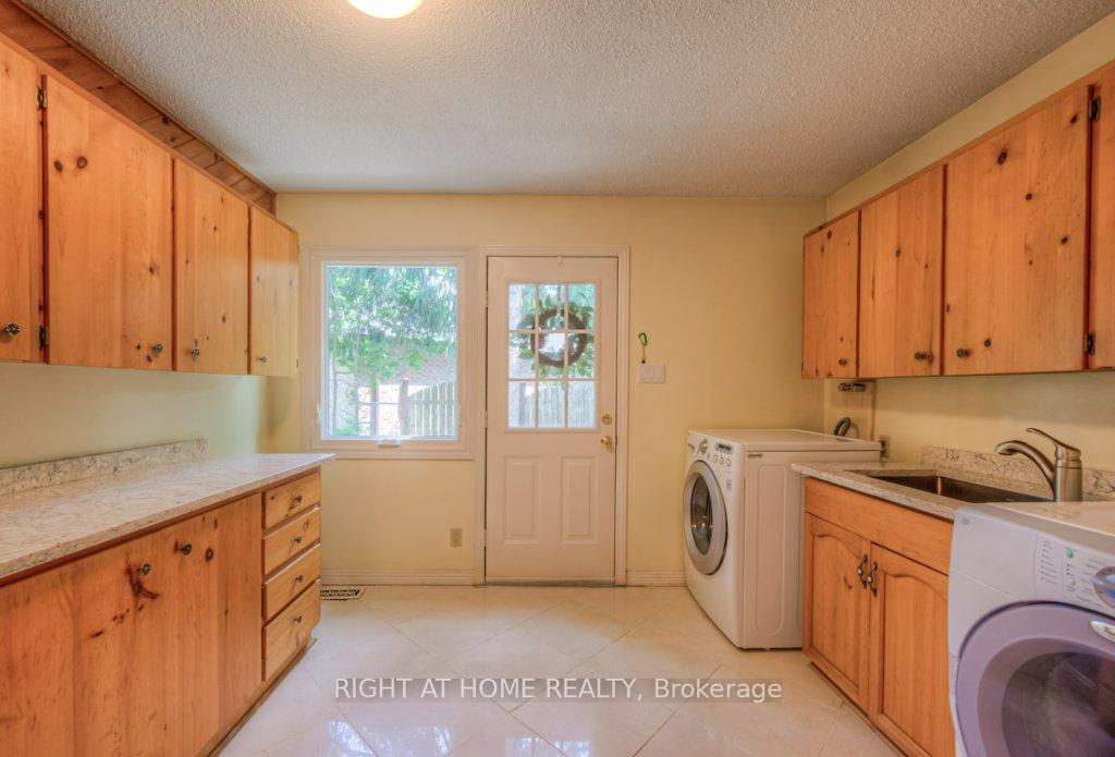 Photo 27 of 17 Post Horn Place, Waterloo — HOMEH