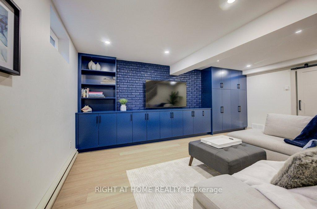 Photo 35 of 17 Post Horn Place, Waterloo — HOMEH