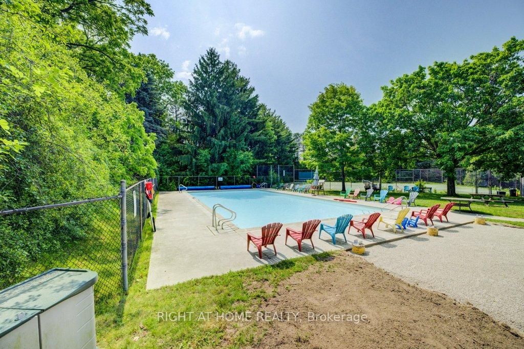 Photo 38 of 17 Post Horn Place, Waterloo — HOMEH