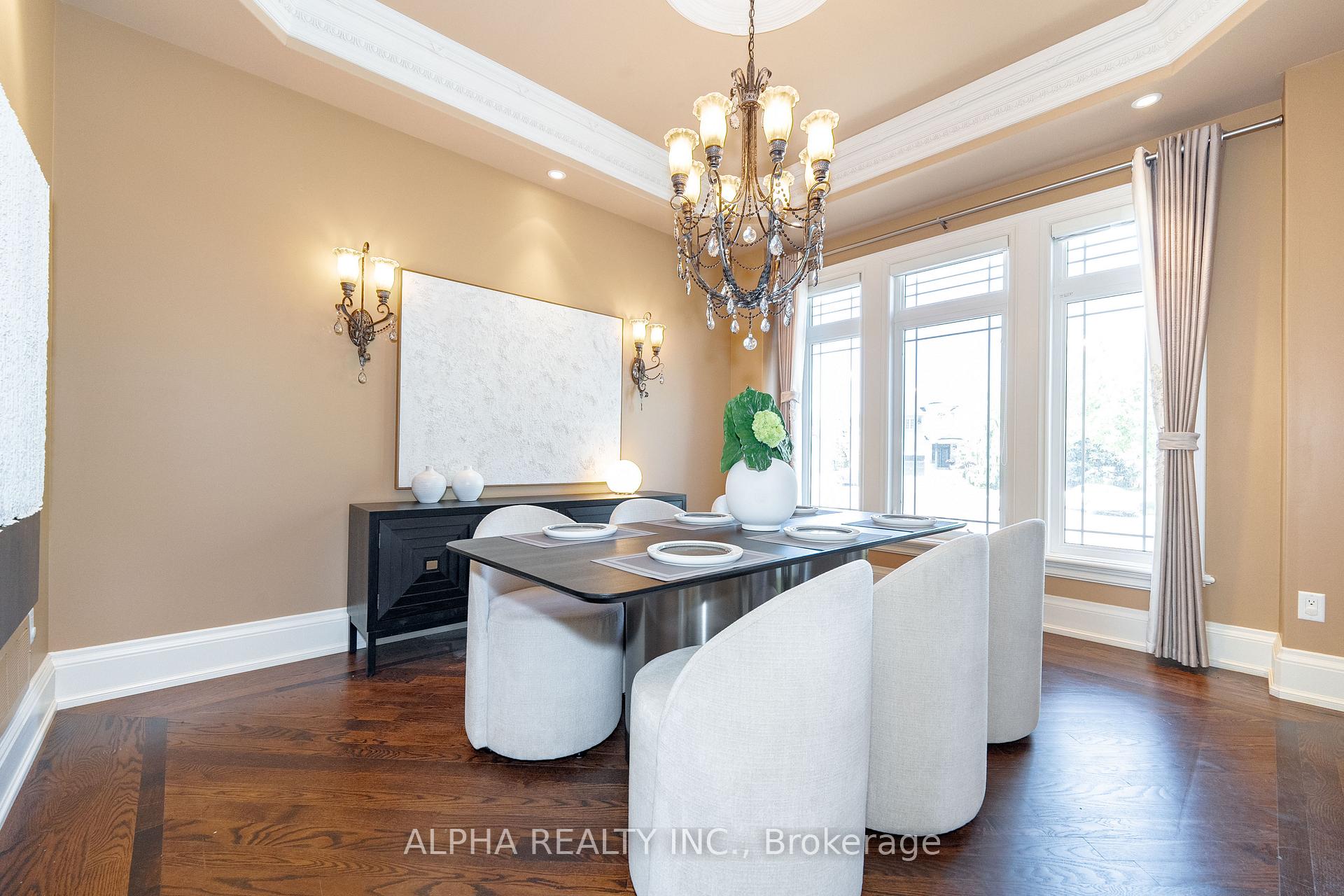 Photo 10 of 15 Bute Court, Vaughan, Maple — HOMEH