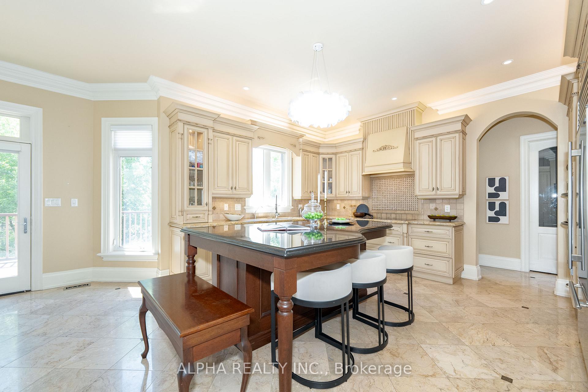 Photo 11 of 15 Bute Court, Vaughan, Maple — HOMEH