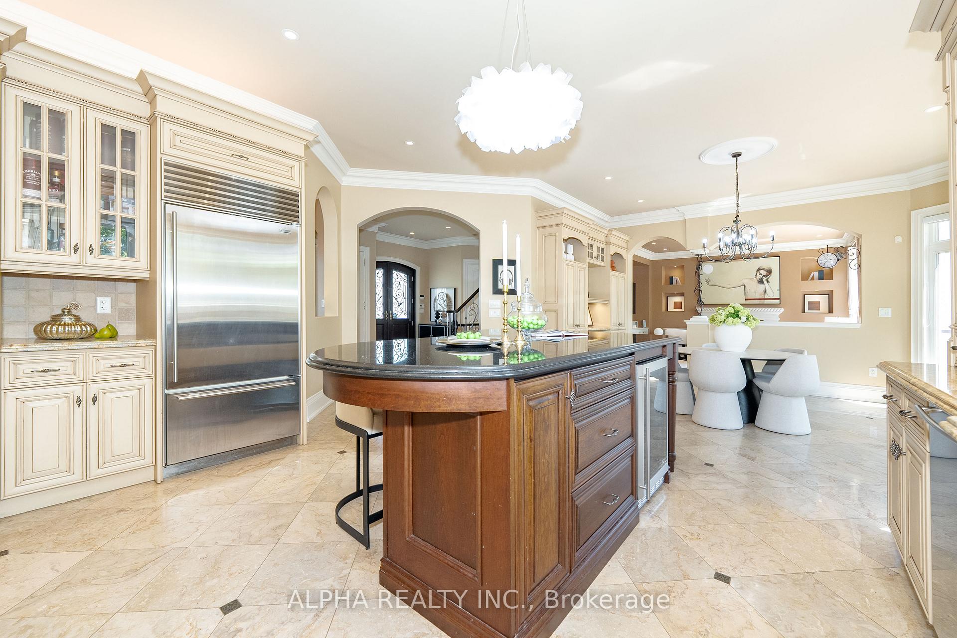Photo 14 of 15 Bute Court, Vaughan, Maple — HOMEH