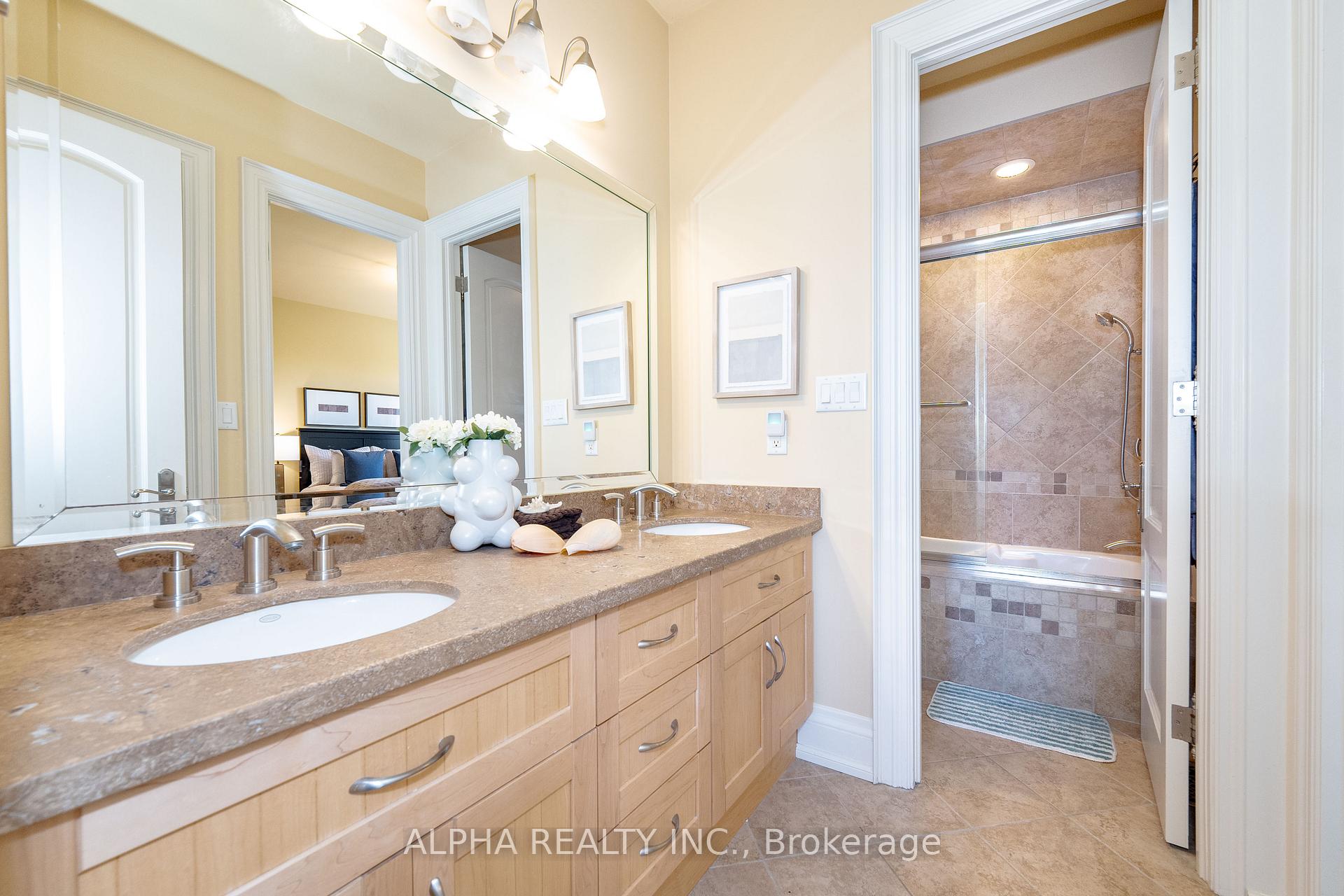 Photo 34 of 15 Bute Court, Vaughan, Maple — HOMEH