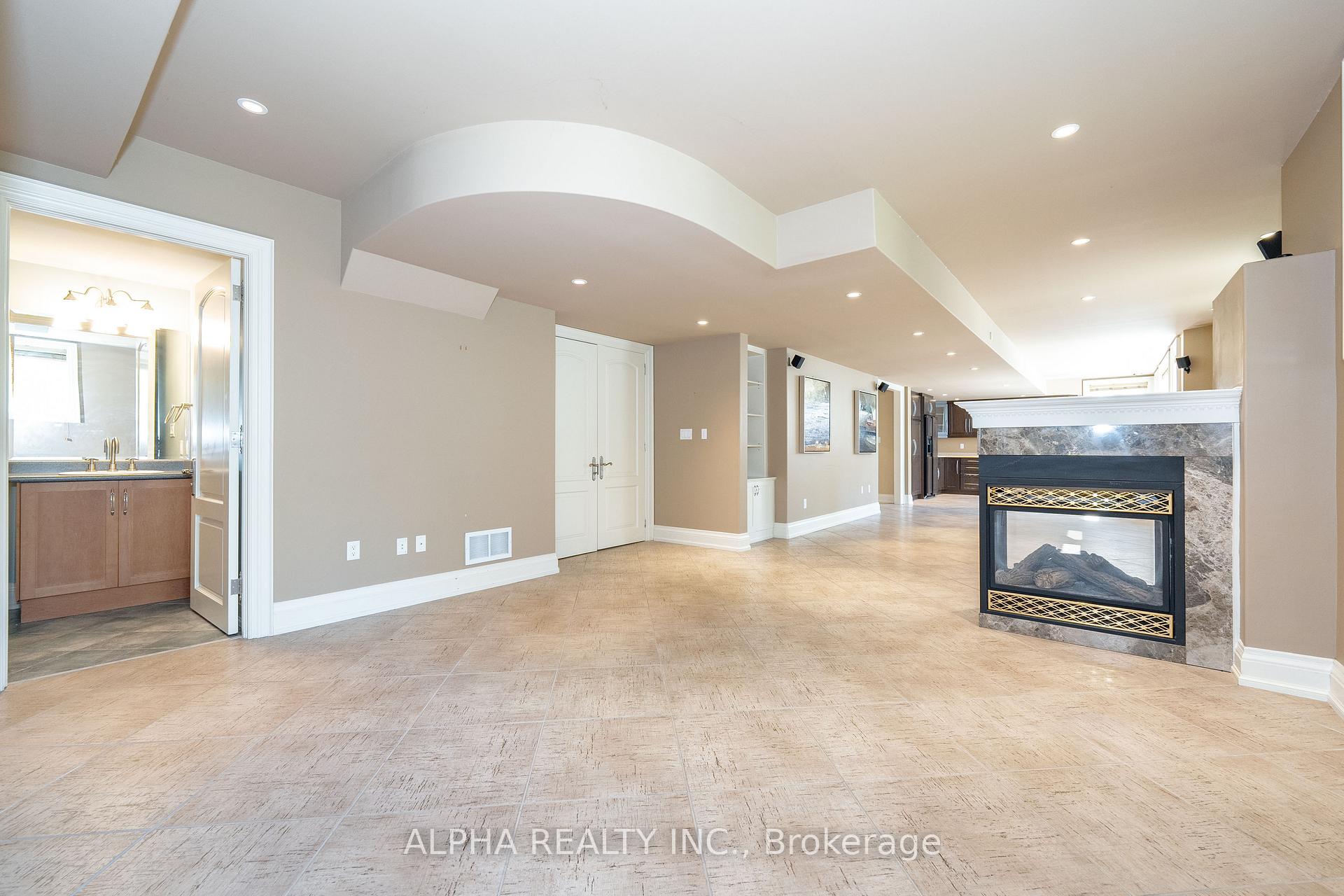 Photo 37 of 15 Bute Court, Vaughan, Maple — HOMEH