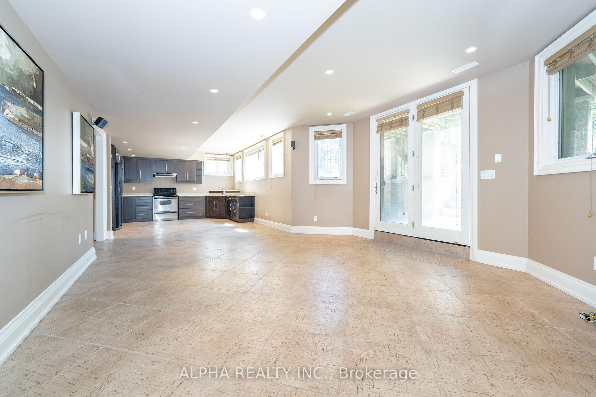 Photo 38 of 15 Bute Court, Vaughan, Maple — HOMEH