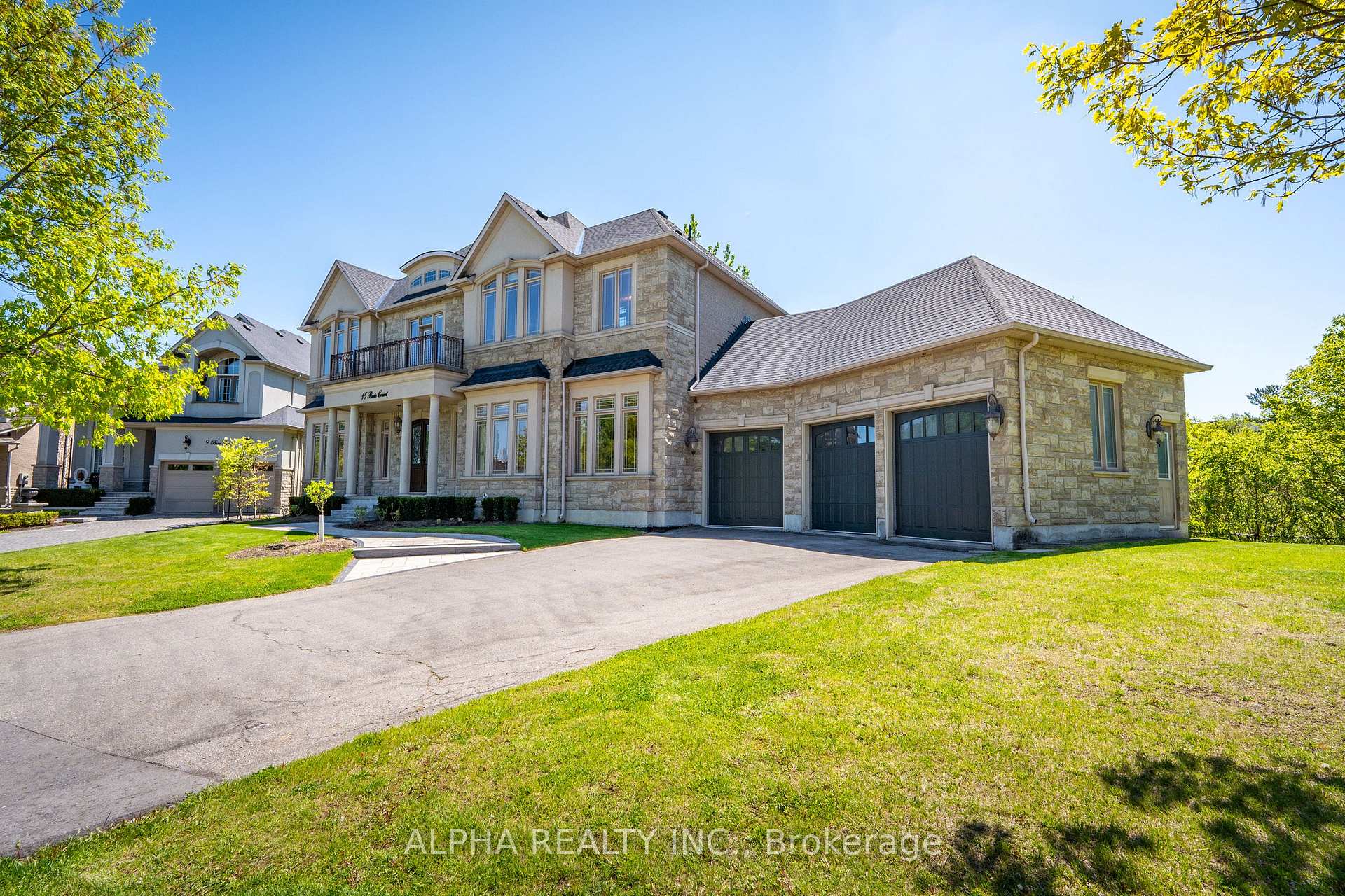 Photo 44 of 15 Bute Court, Vaughan, Maple — HOMEH