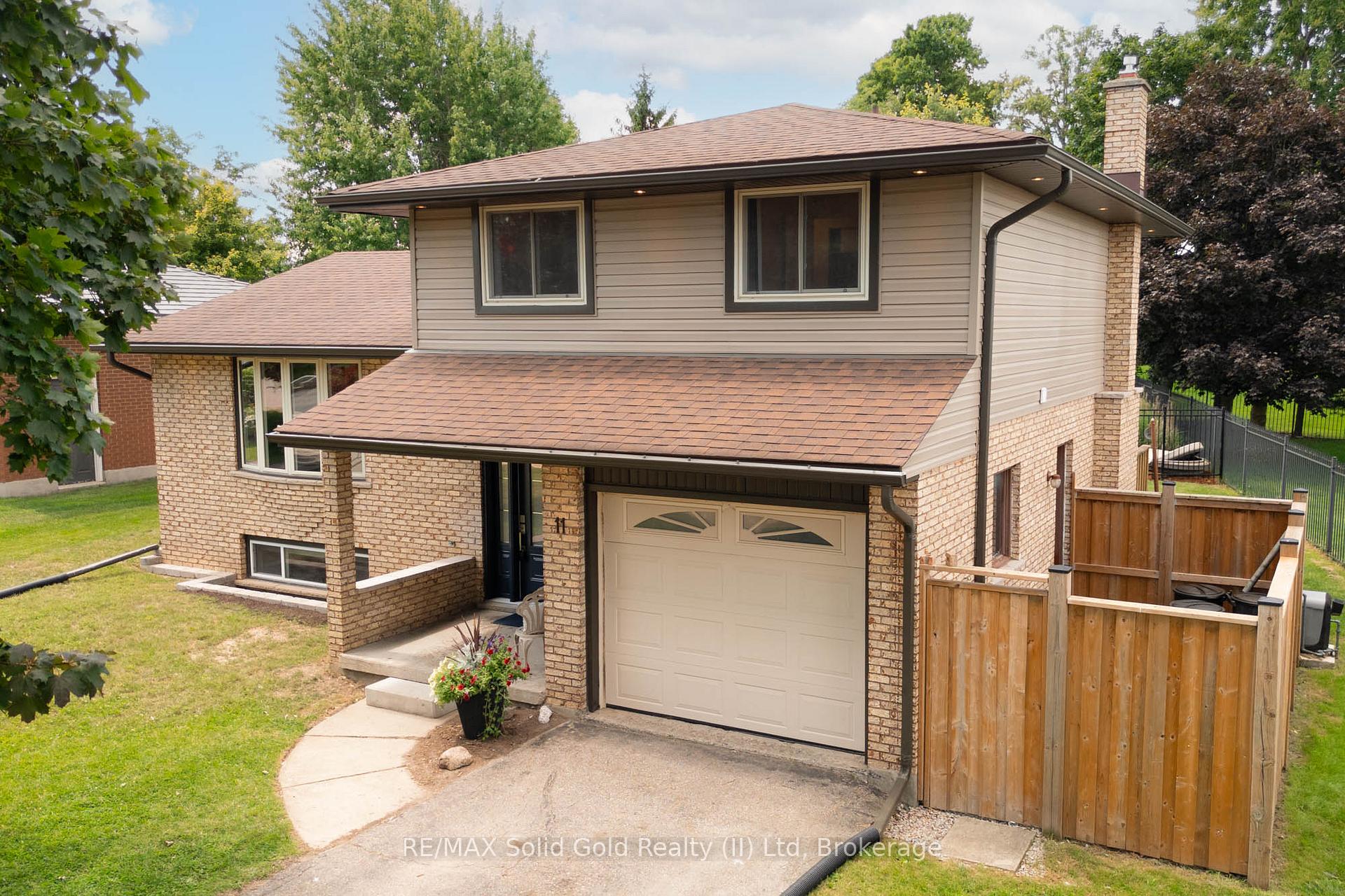 Photo 1 of 11 Reiner Crescent, Wellesley — HOMEH