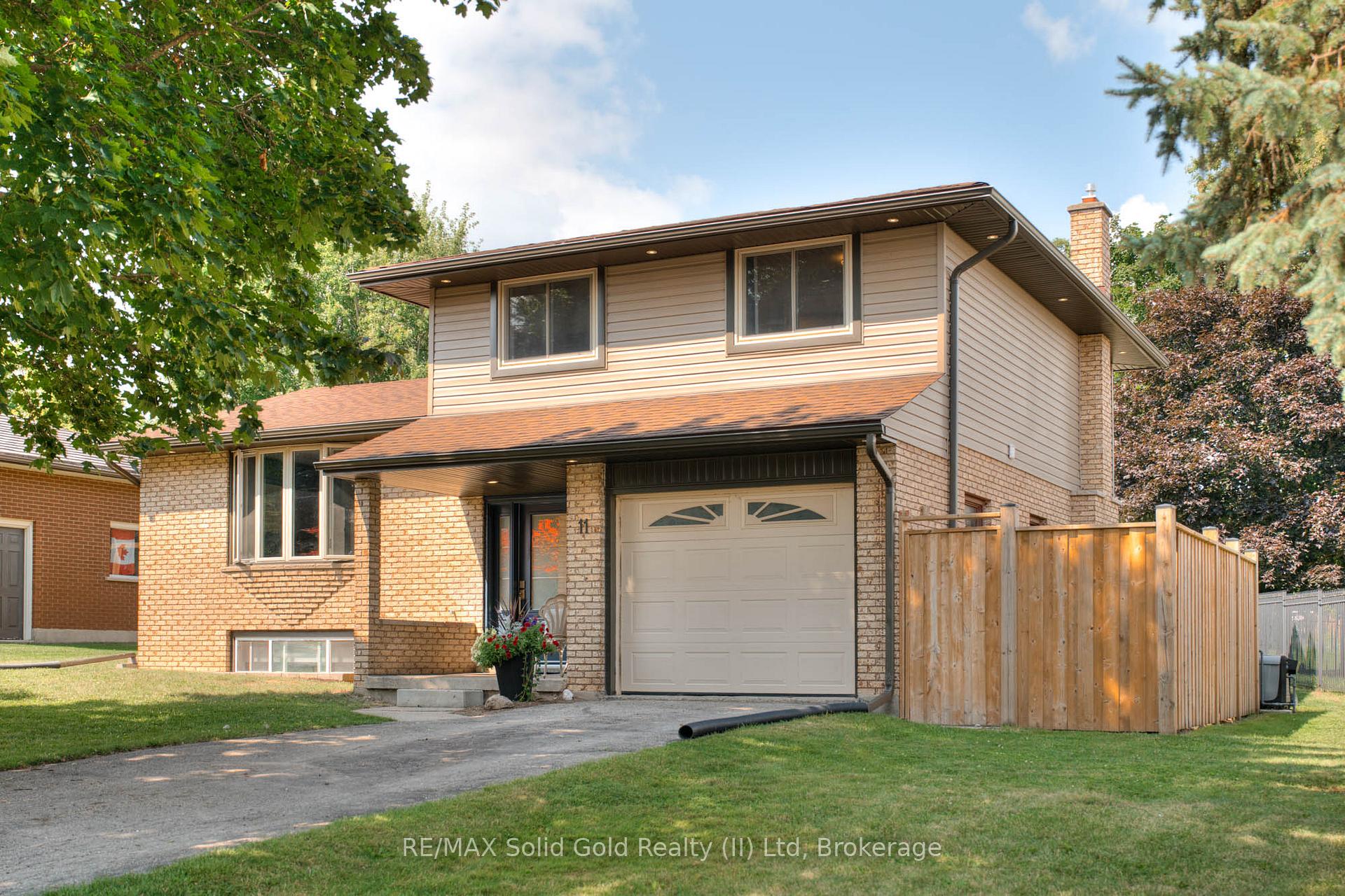 Photo 2 of 11 Reiner Crescent, Wellesley — HOMEH
