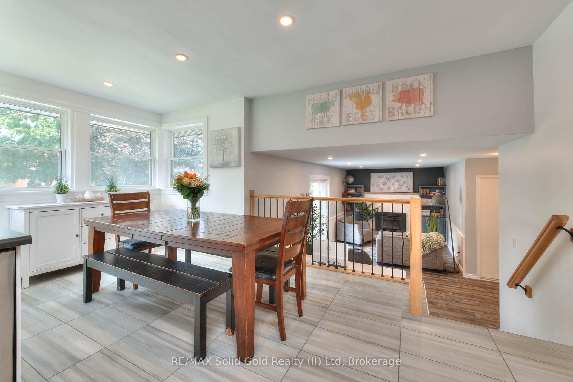 Photo 14 of 11 Reiner Crescent, Wellesley — HOMEH