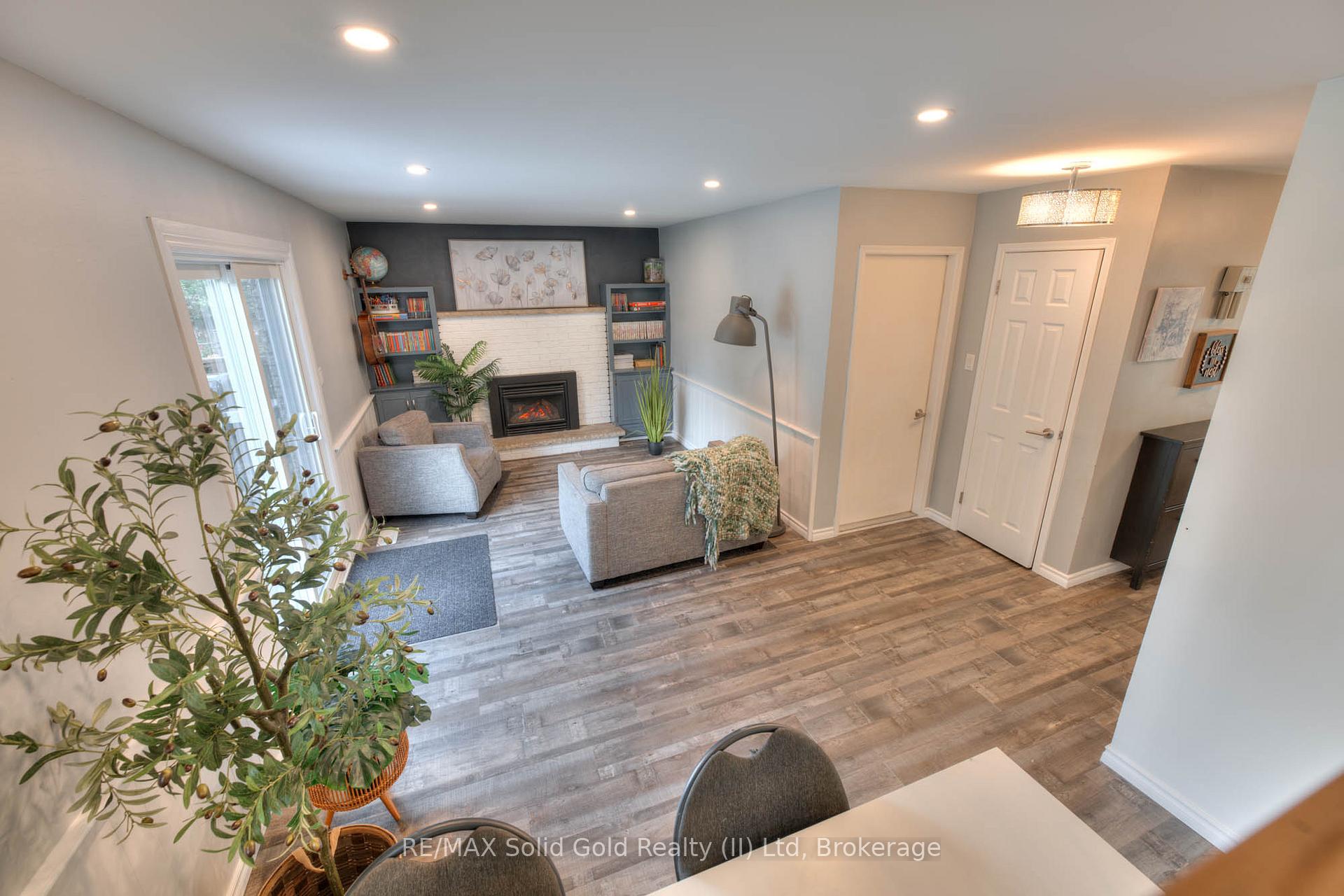 Photo 19 of 11 Reiner Crescent, Wellesley — HOMEH