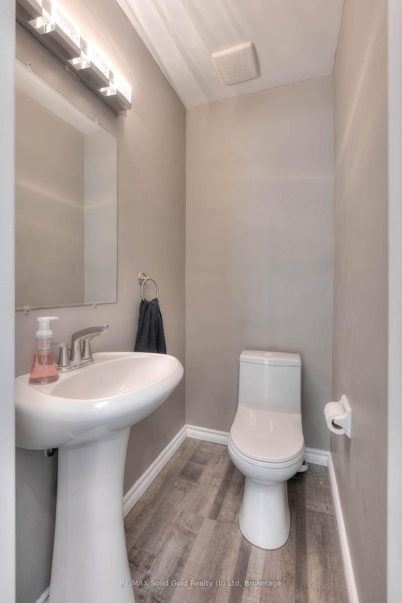 Photo 24 of 11 Reiner Crescent, Wellesley — HOMEH