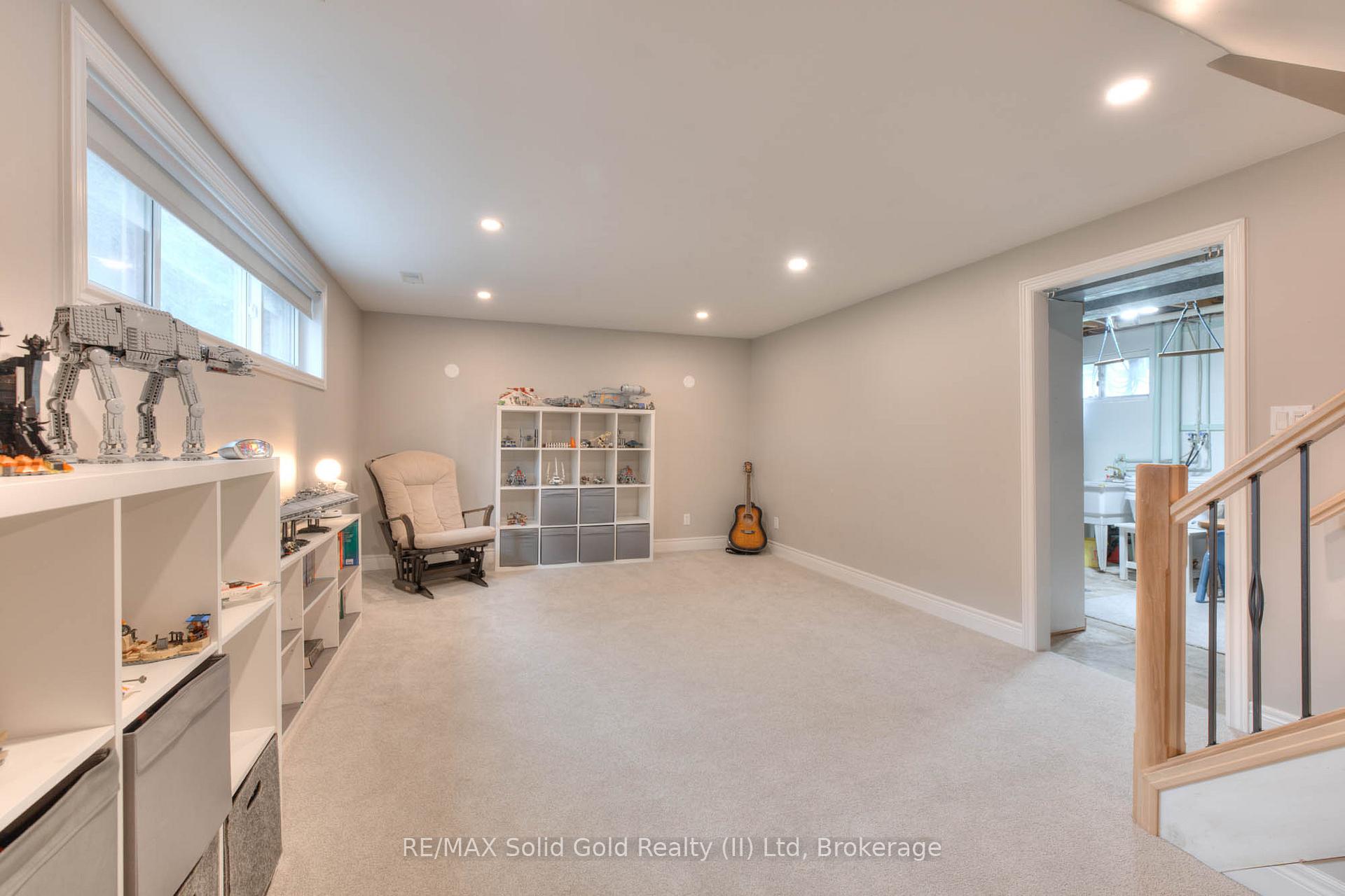 Photo 33 of 11 Reiner Crescent, Wellesley — HOMEH