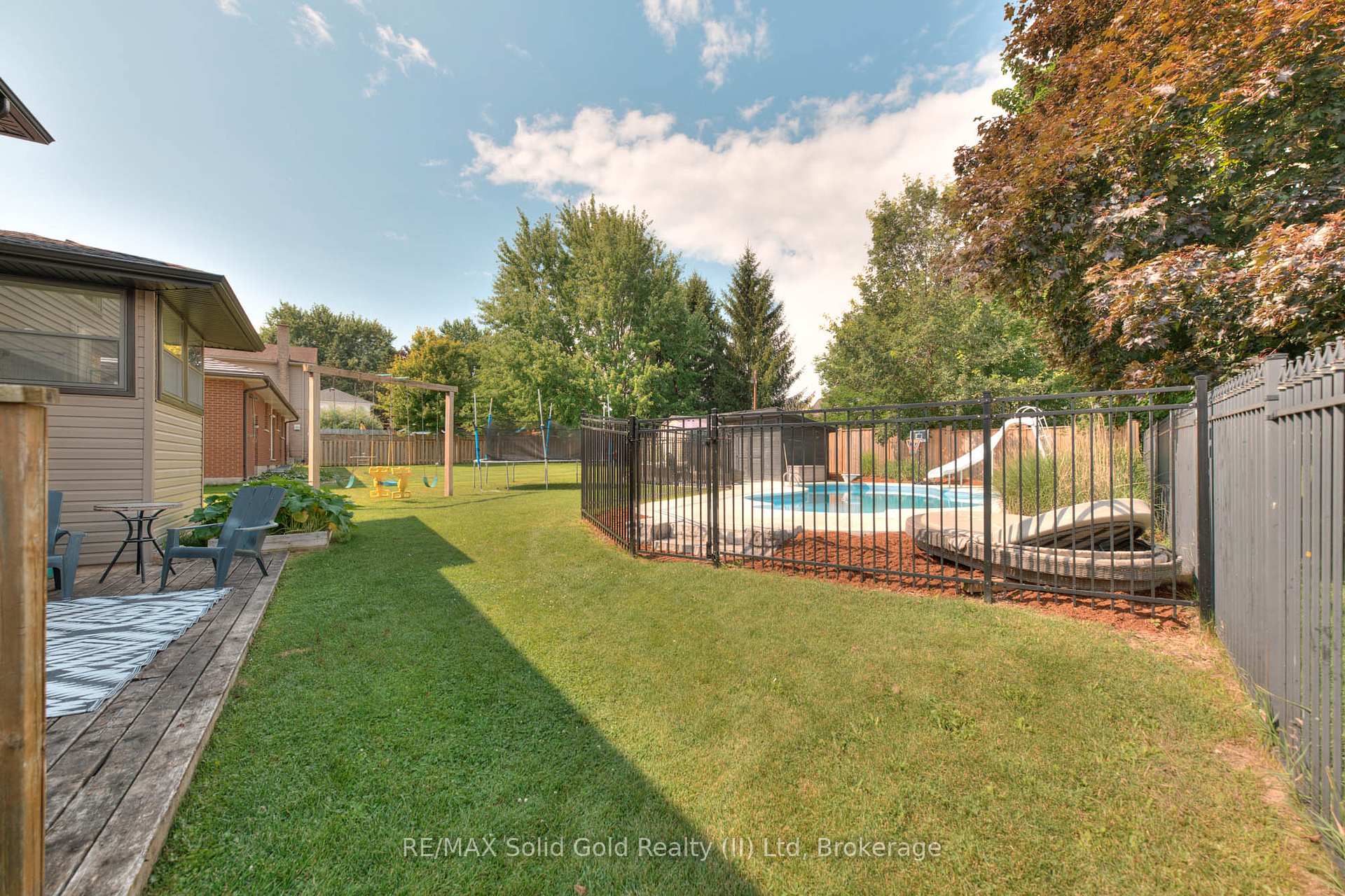 Photo 37 of 11 Reiner Crescent, Wellesley — HOMEH
