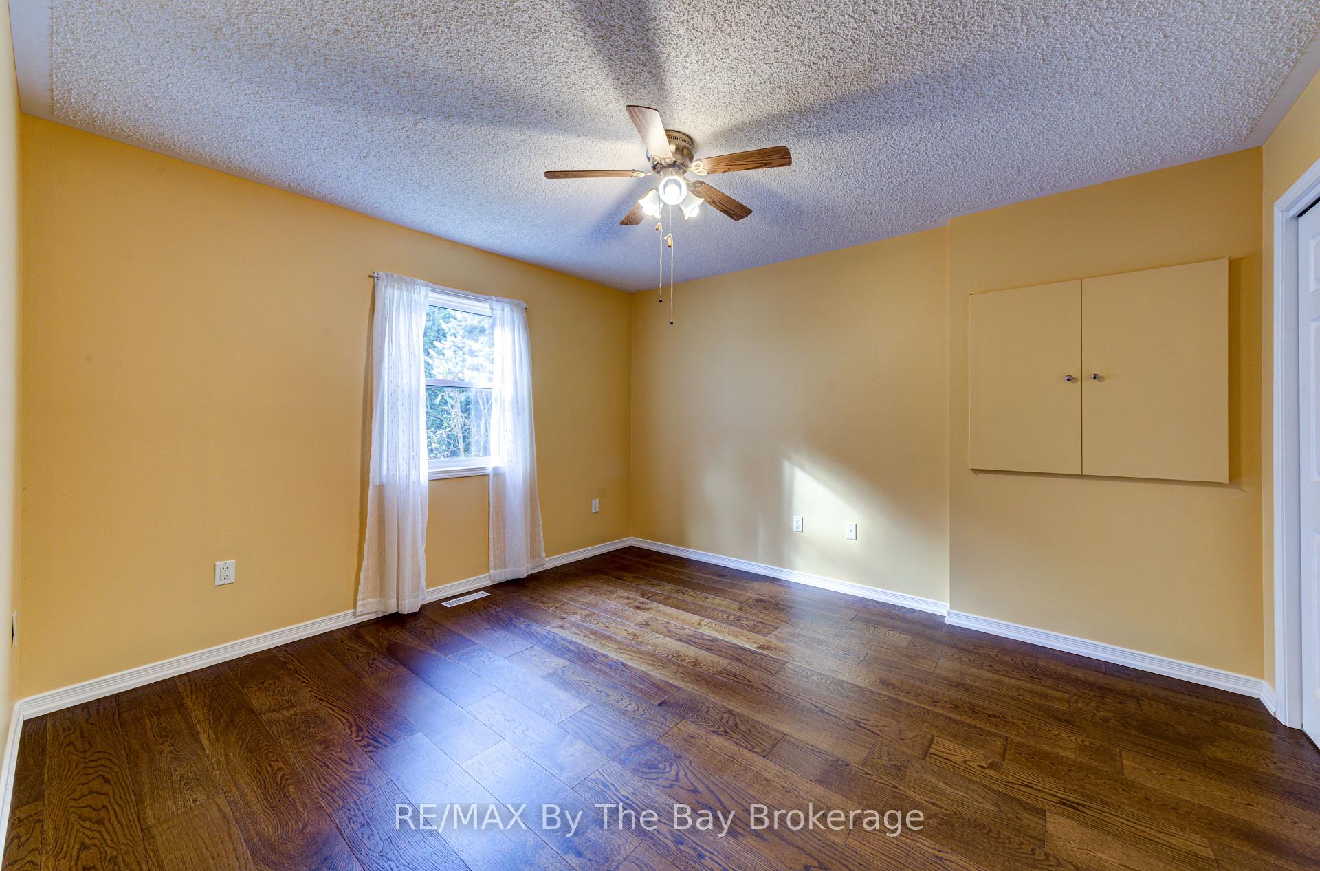 Photo 14 of 45 Indiana Avenue, Wasaga Beach — HOMEH