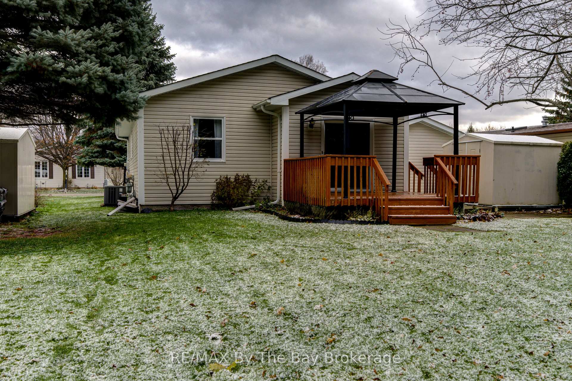 Photo 23 of 45 Indiana Avenue, Wasaga Beach — HOMEH