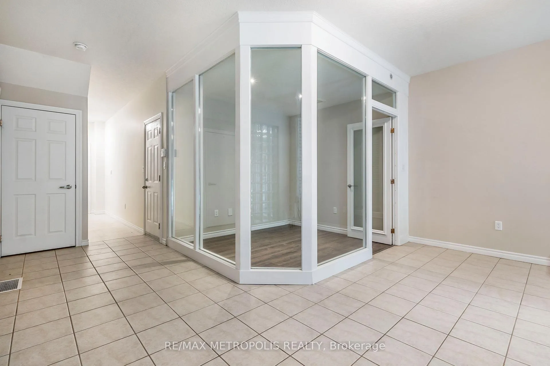 Photo 6 of Unit C16, 619 Wild Ginger Avenue, Waterloo, Clair Hills — HOMEH