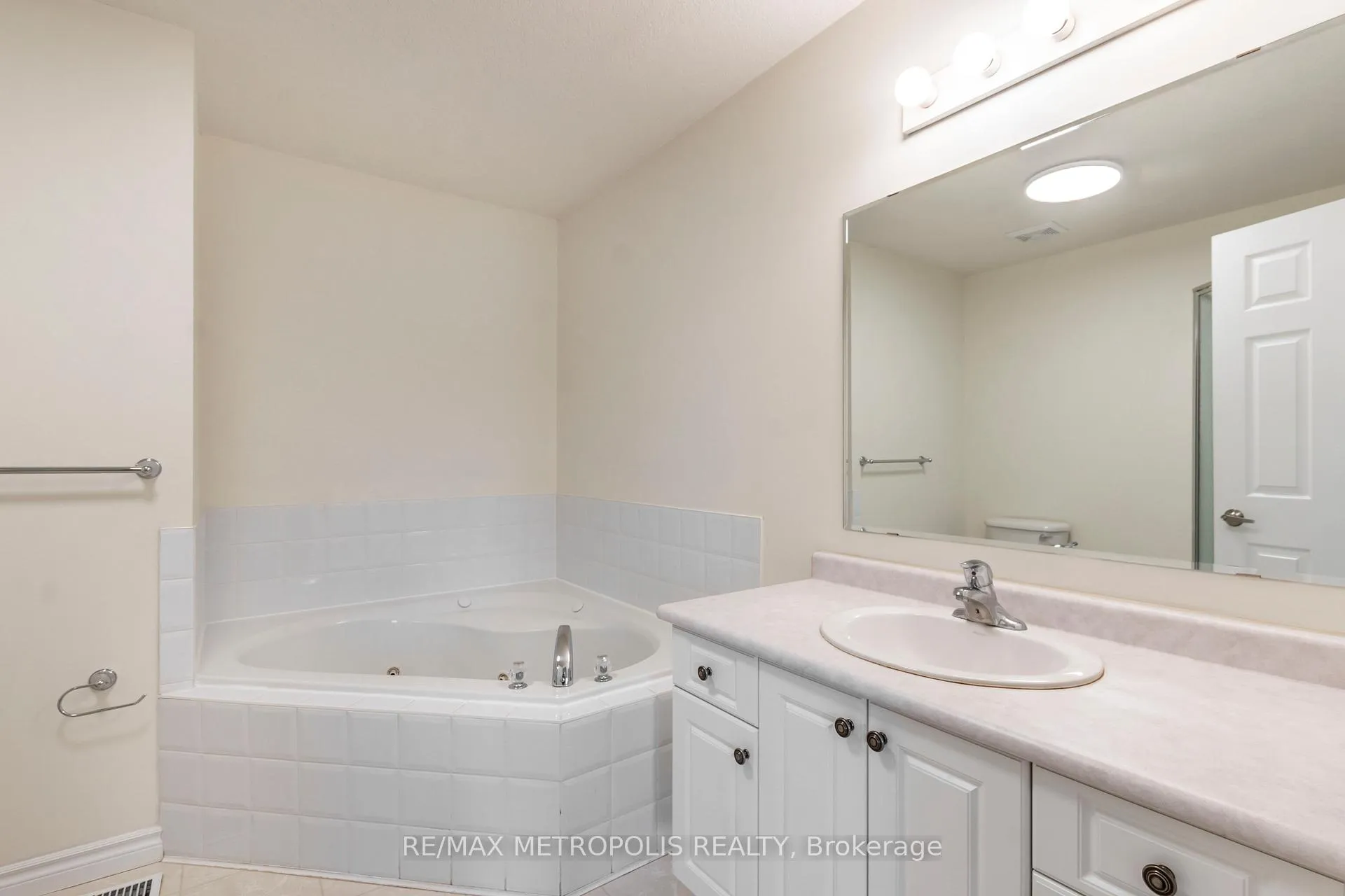 Photo 30 of Unit C16, 619 Wild Ginger Avenue, Waterloo, Clair Hills — HOMEH