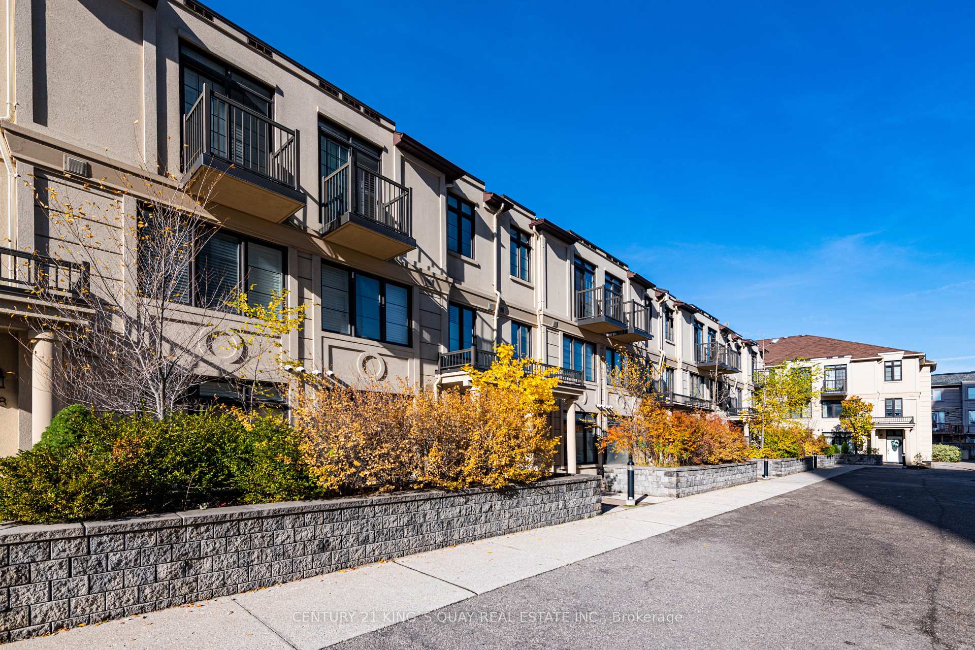 Photo 2 of Unit 49, 7 Brighton Place, Vaughan, Crestwood-Springfarm-Yorkhill — HOMEH