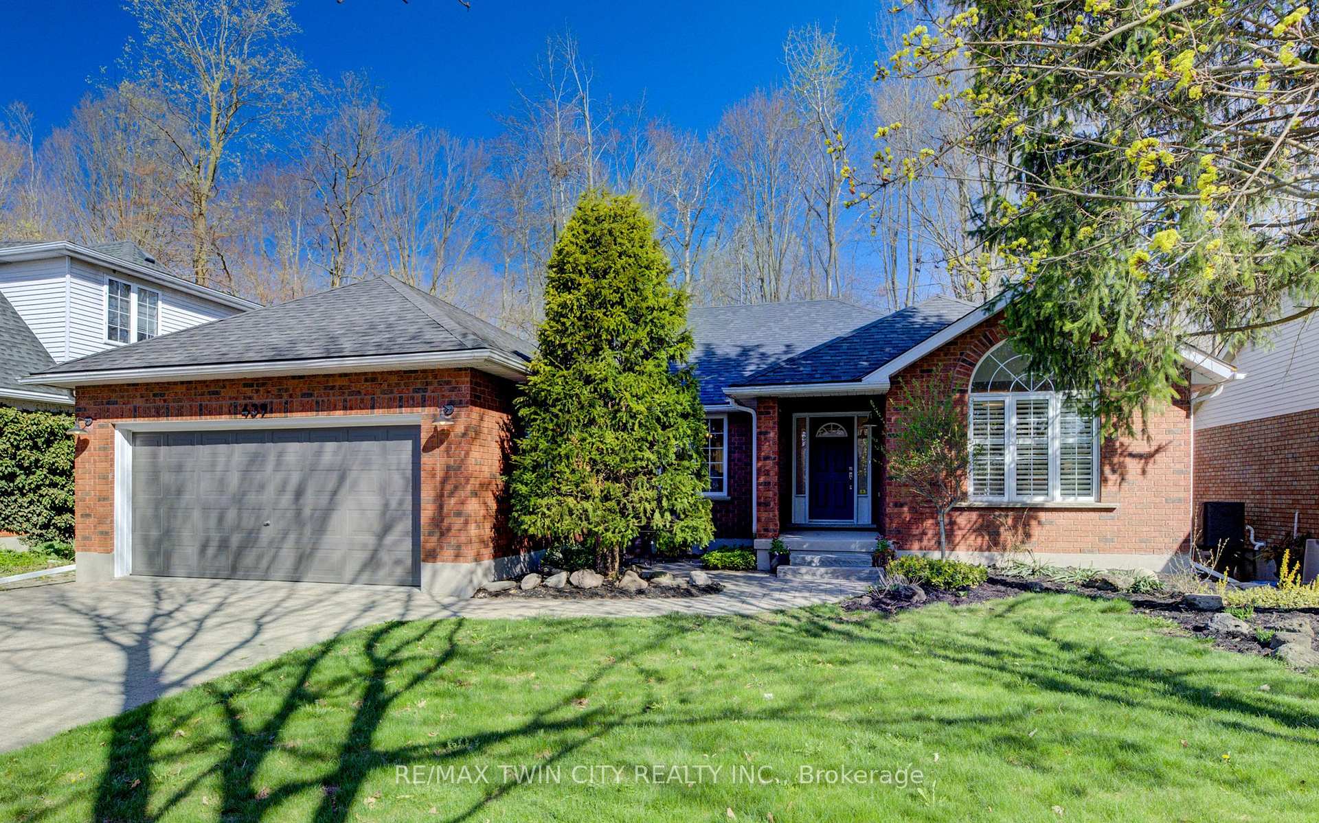 Front of 439 Northlake Drive
