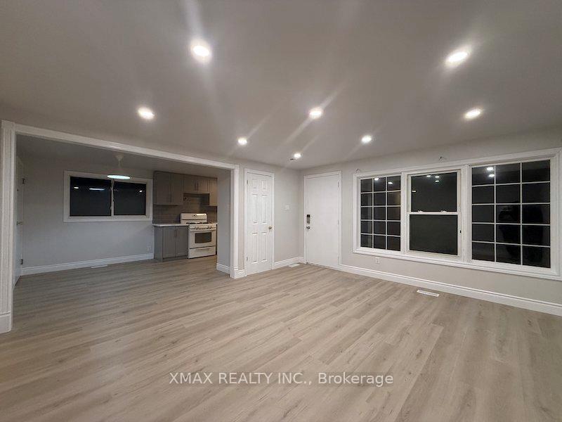 Photo 3 of 452 Midwood Crescent, Waterloo, Beechwood — HOMEH