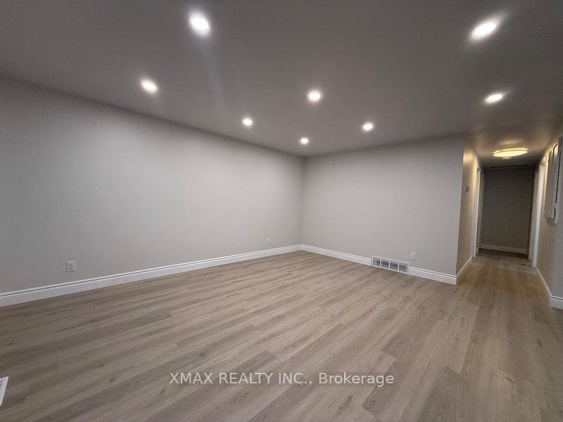 Photo 4 of 452 Midwood Crescent, Waterloo, Beechwood — HOMEH