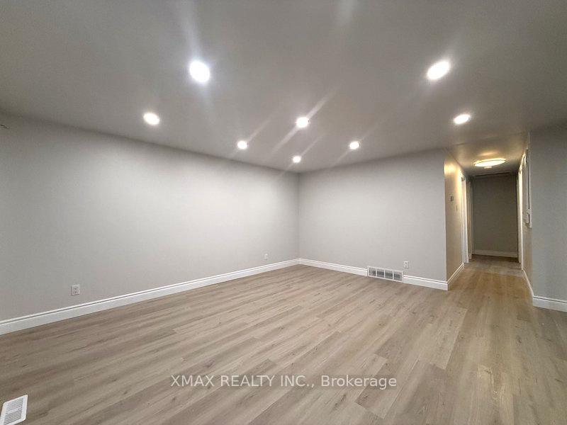 Photo 7 of 452 Midwood Crescent, Waterloo, Beechwood — HOMEH