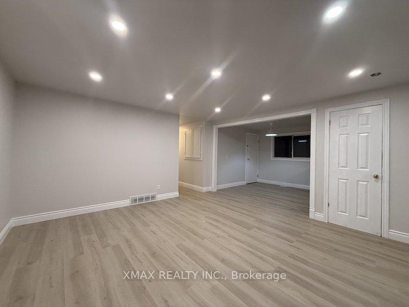 Photo 8 of 452 Midwood Crescent, Waterloo, Beechwood — HOMEH