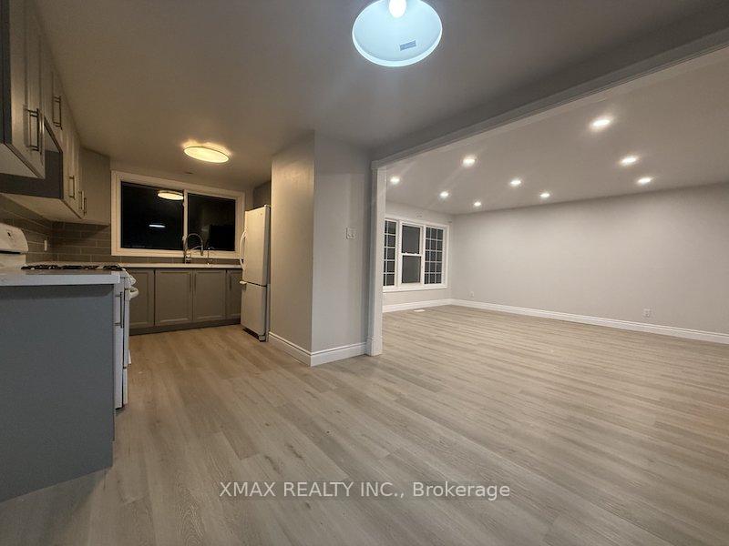Photo 9 of 452 Midwood Crescent, Waterloo, Beechwood — HOMEH