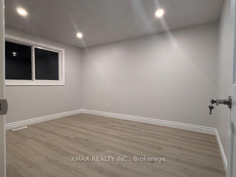 Photo 14 of 452 Midwood Crescent, Waterloo, Beechwood — HOMEH