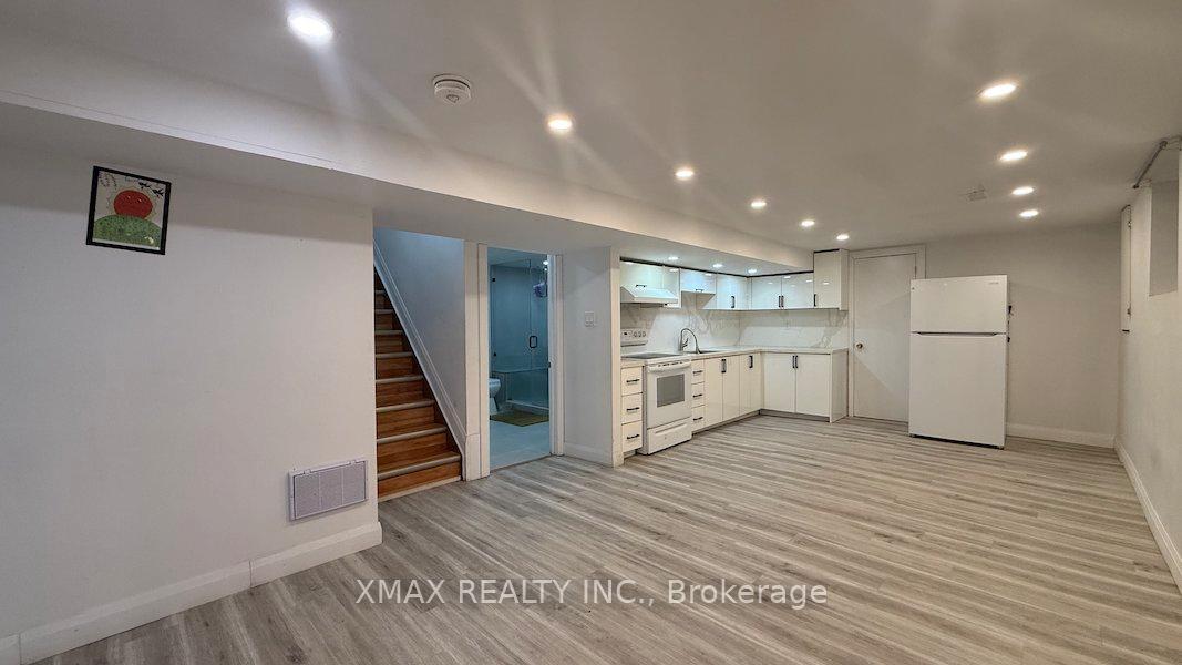 Photo 19 of 452 Midwood Crescent, Waterloo, Beechwood — HOMEH