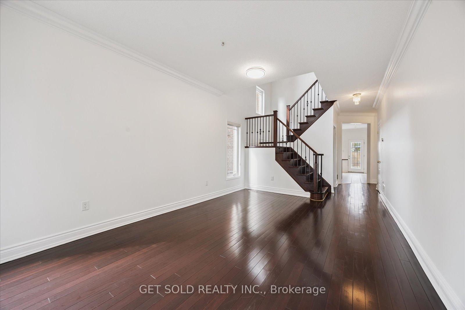 Photo 5 of 28 Barden Crescent, Ajax, Northeast Ajax — HOMEH
