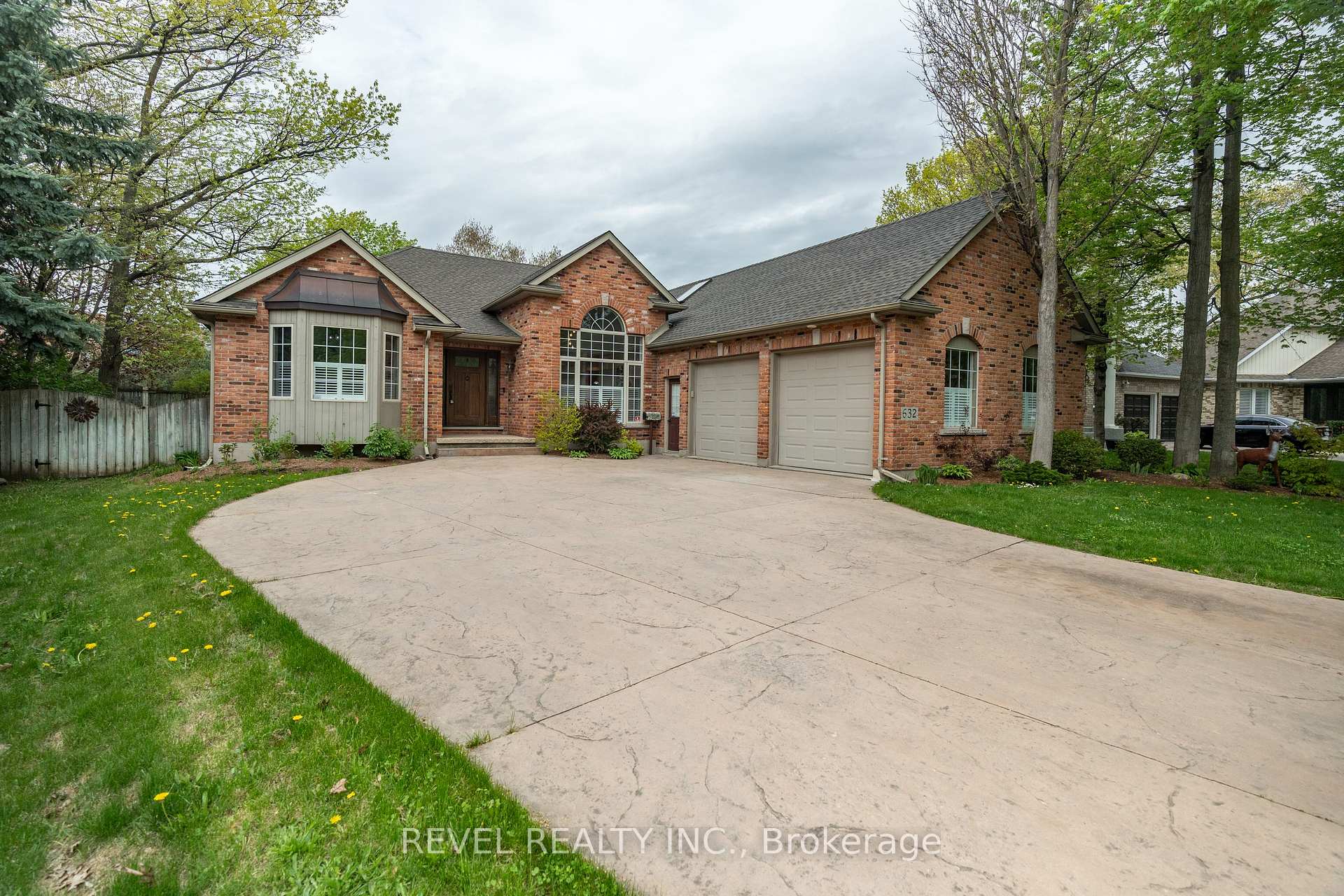Photo 1 of 632 Bayhampton Crescent, Waterloo — HOMEH