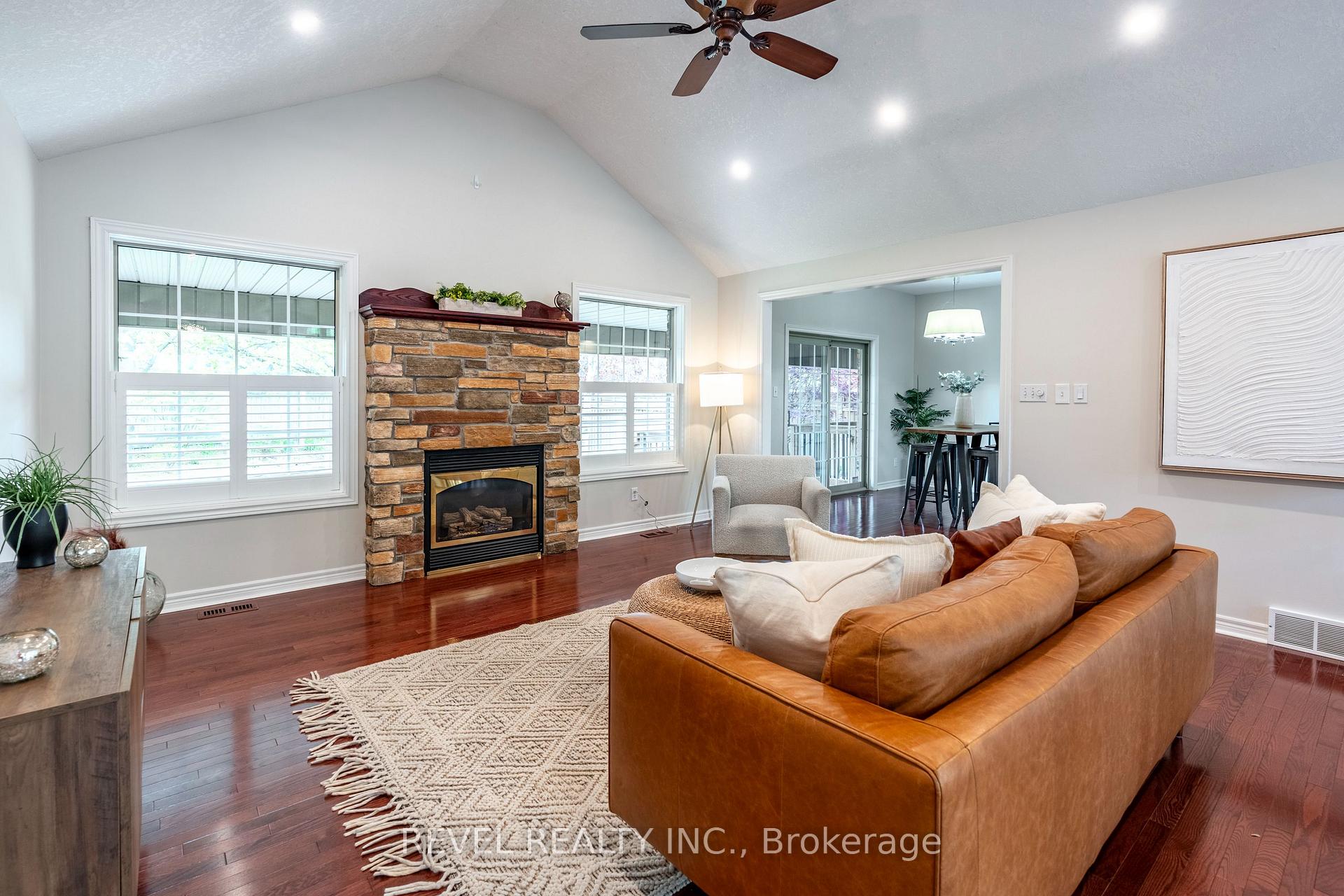 Photo 9 of 632 Bayhampton Crescent, Waterloo — HOMEH