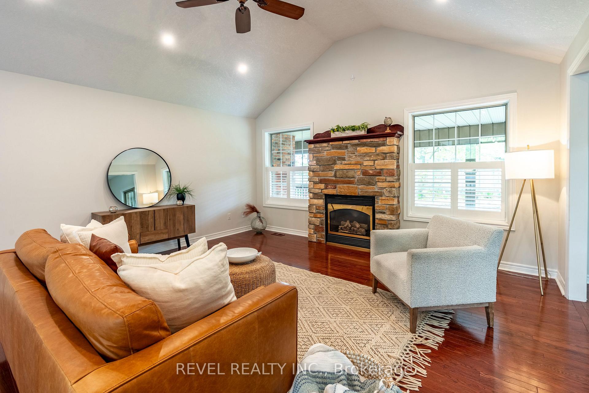 Photo 10 of 632 Bayhampton Crescent, Waterloo — HOMEH